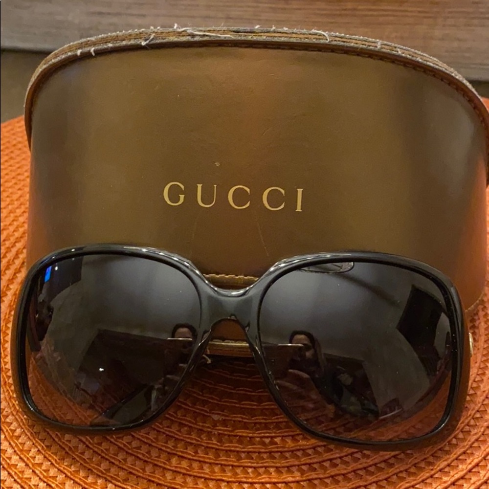 Women’s Gucci sunglasses